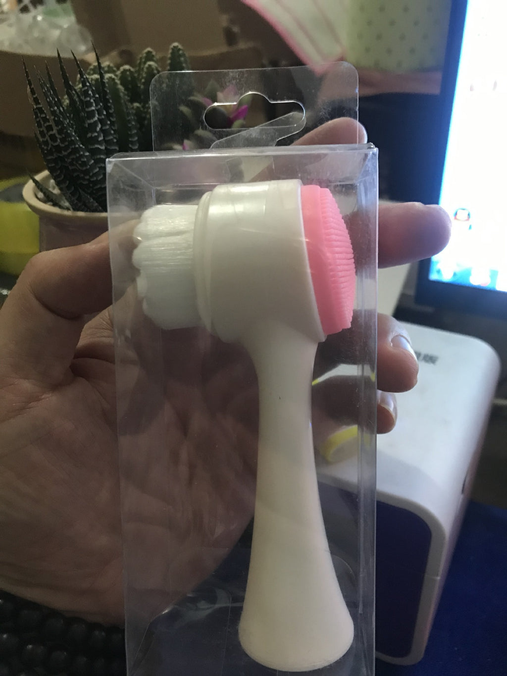 Veltrix Facial Cleansing Brush